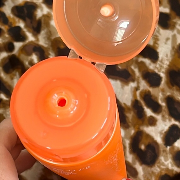 Brand New Clinique Happy Body Cream Rich Moisturizer Citrus Floral 6.7 Fl Oz - Picture 8 of 9